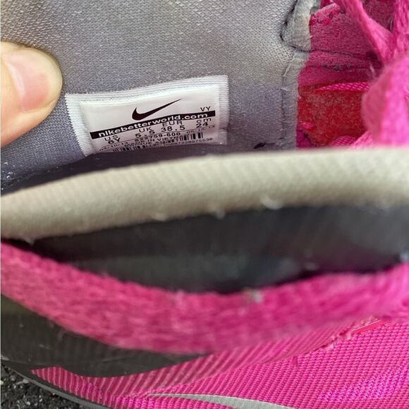 ~Nike Zoom HyperQuickness Pink Gray Basketball Shoes Women’s Size 7 kids 6y - Picture 5 of 6